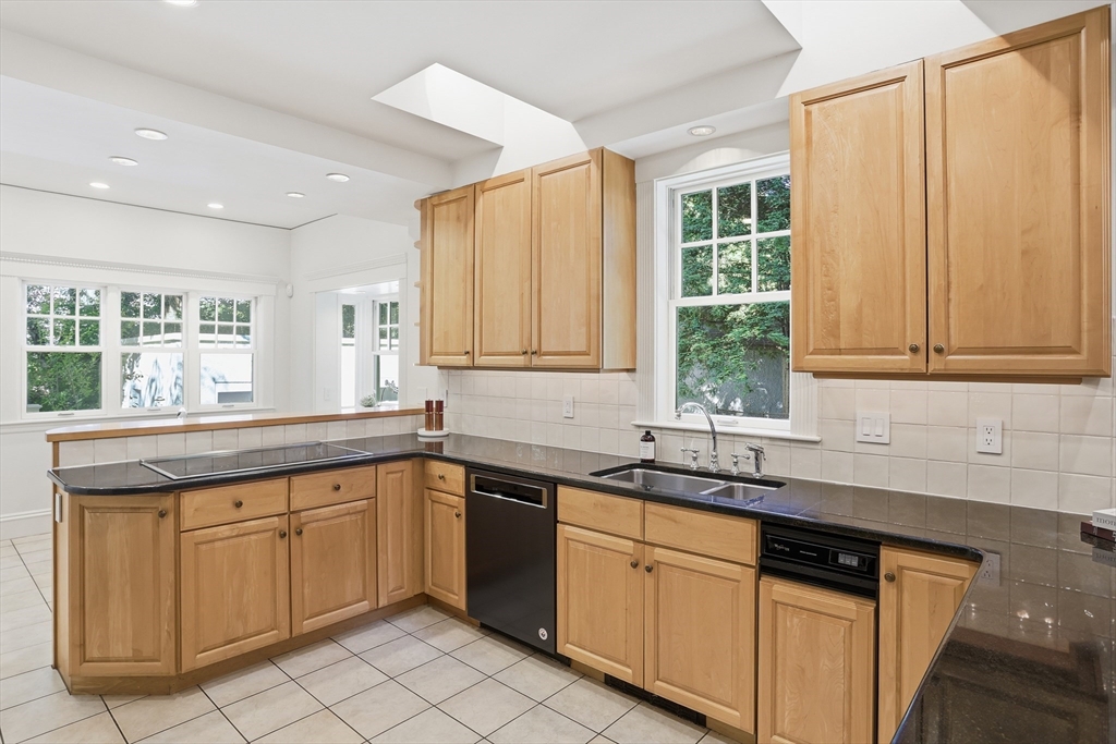 6 Oakmount Circle Lexington, MA 02420 - Photo 12 of 30