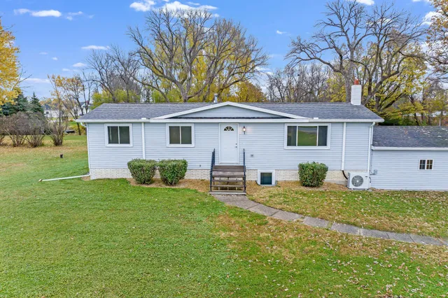 $360,000 | 230 North Augusta Court, Mankato, MN 56001