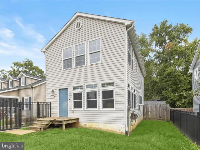 $500,000 | 1619 Shore Drive, Edgewater, MD 21037