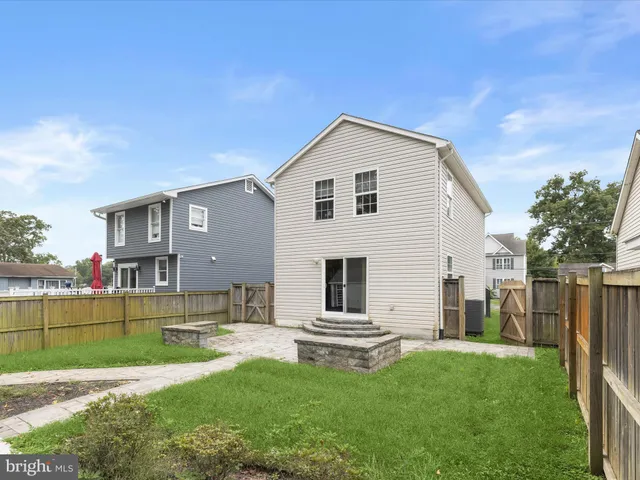 $500,000 | 1619 Shore Drive, Edgewater, MD 21037