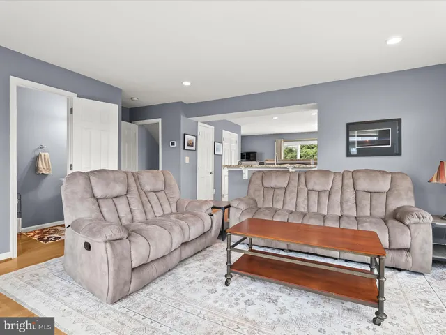 $500,000 | 1619 Shore Drive, Edgewater, MD 21037