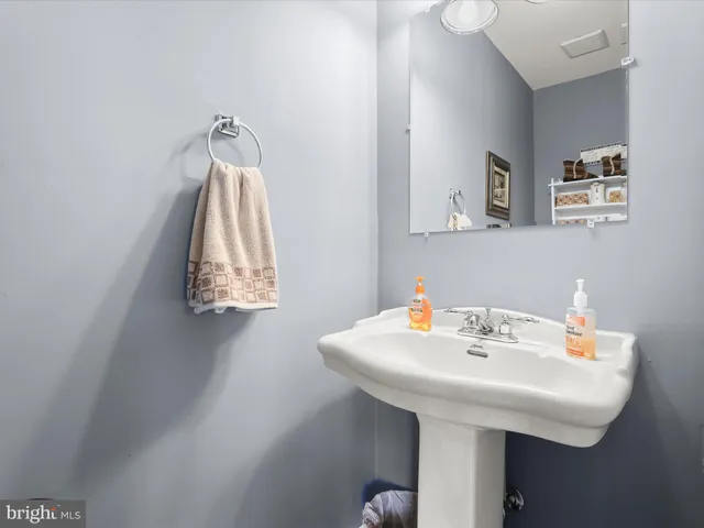 $500,000 | 1619 Shore Drive, Edgewater, MD 21037