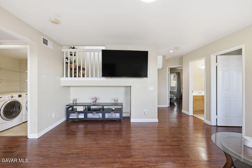 1163 Cheetah Way Palmdale, CA 93551 - Photo 7 of 60 _AR55354