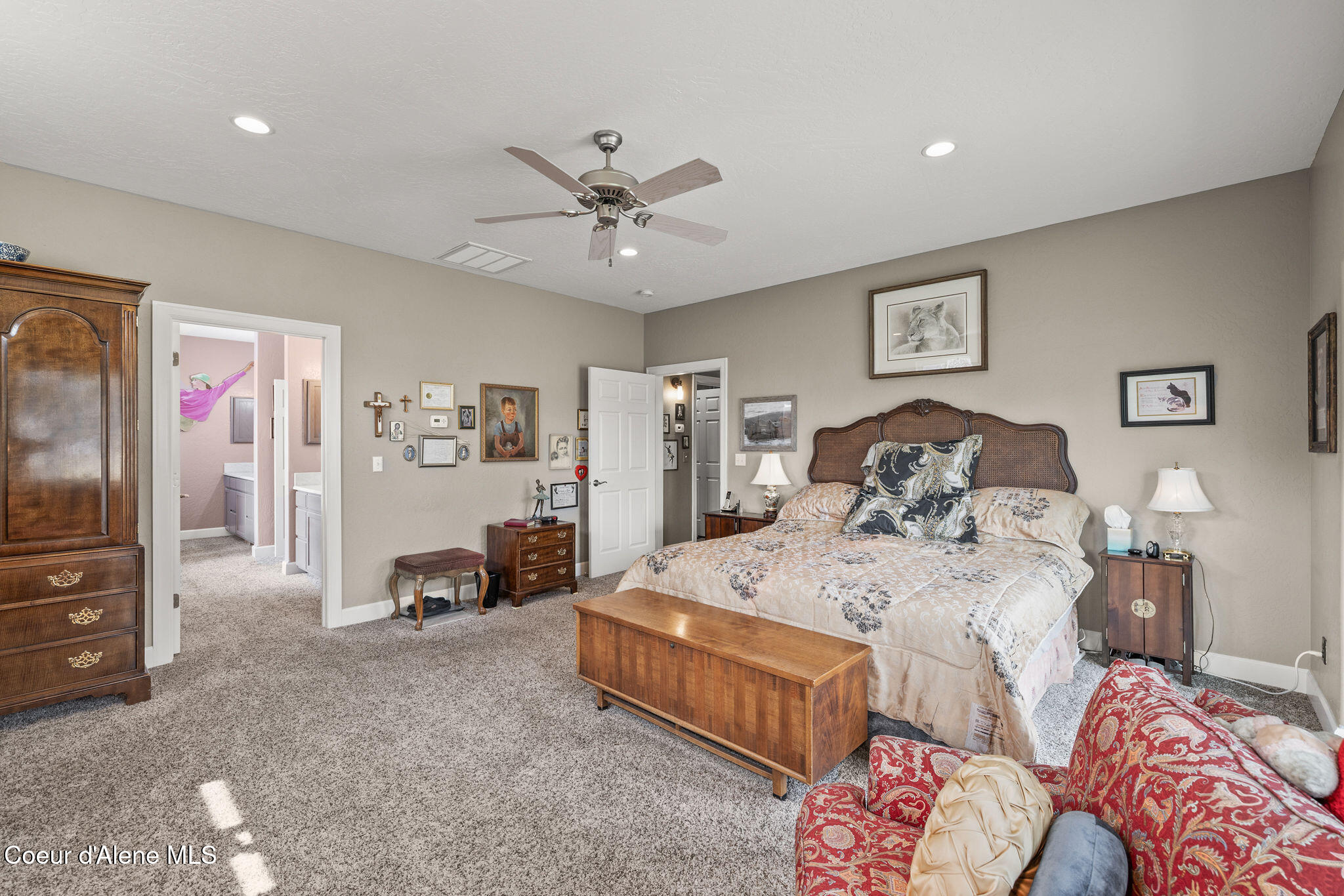 10986 North Rocking R Road Hayden, ID 83835 - Photo 19 of 43 Primary Bedroom Suite