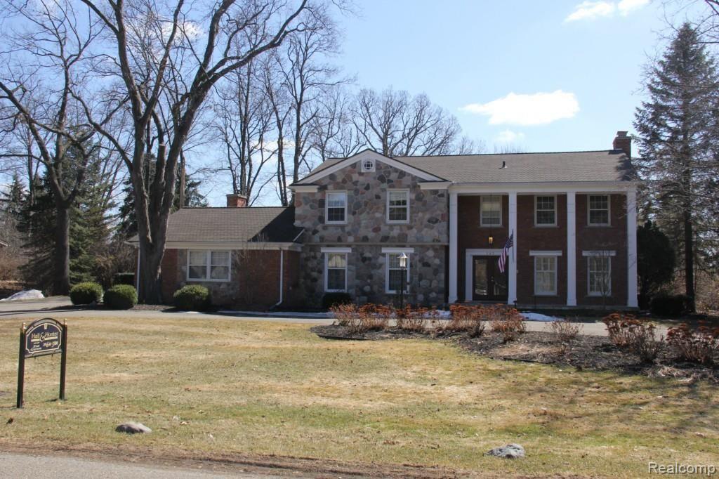 543 Overbrook Road Bloomfield Hills, MI 48302 - Photo 1 of 11 Front Exterior