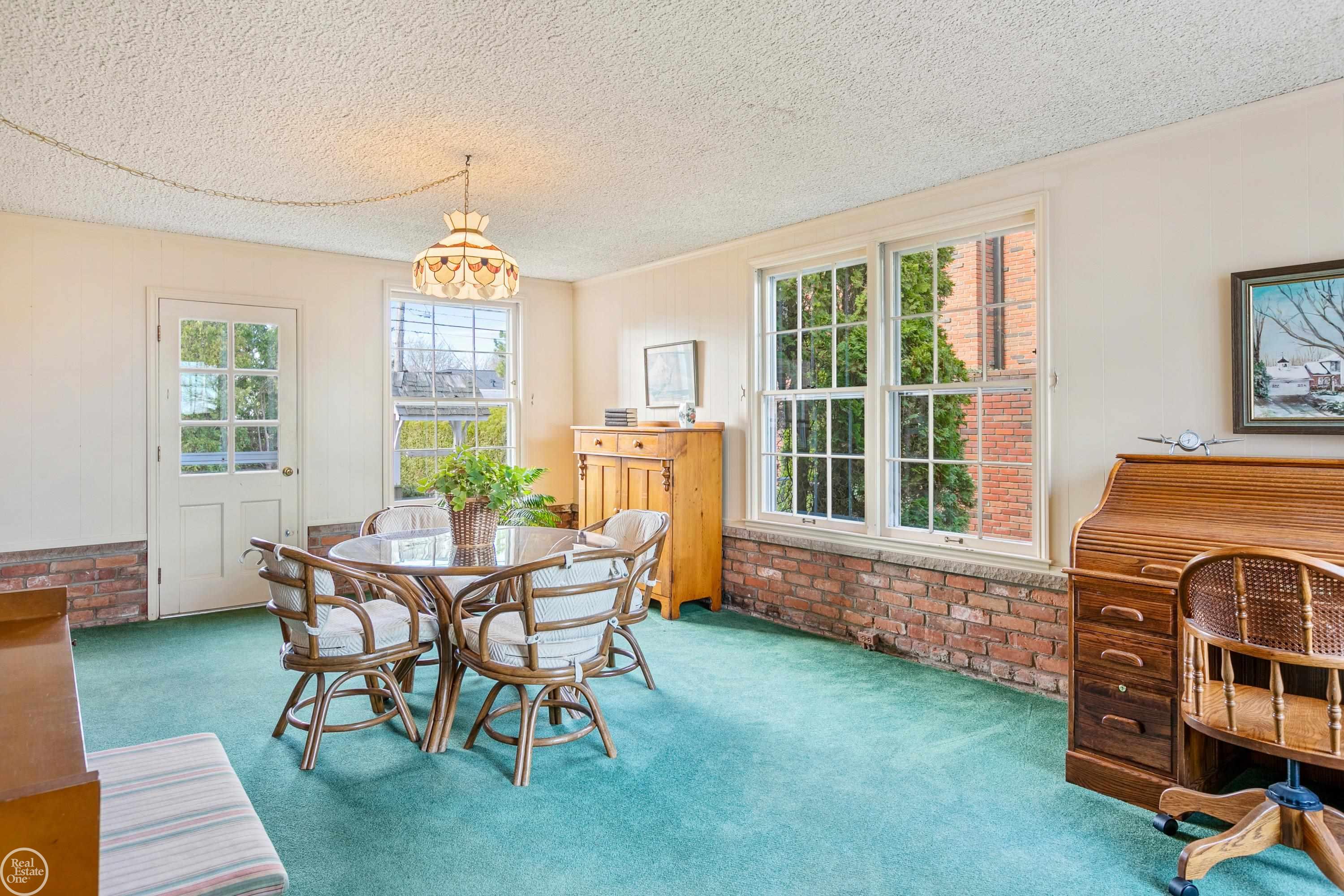 755 Lake Shore Road Grosse Pointe, MI 48236 - Photo 15 of 66 50097157-14.JPG