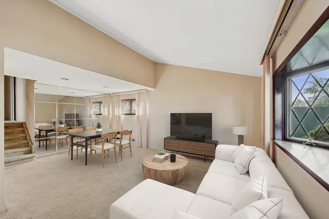 a view of a pathway with a house