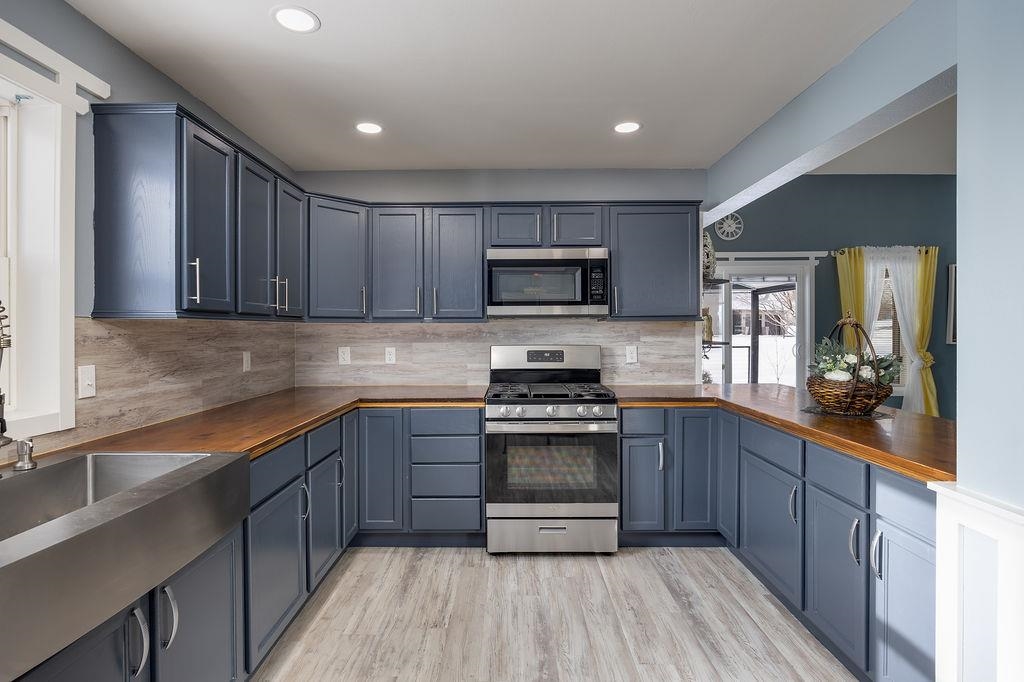 4325 Hawk Trail DeForest, WI 53532 - Photo 16 of 60