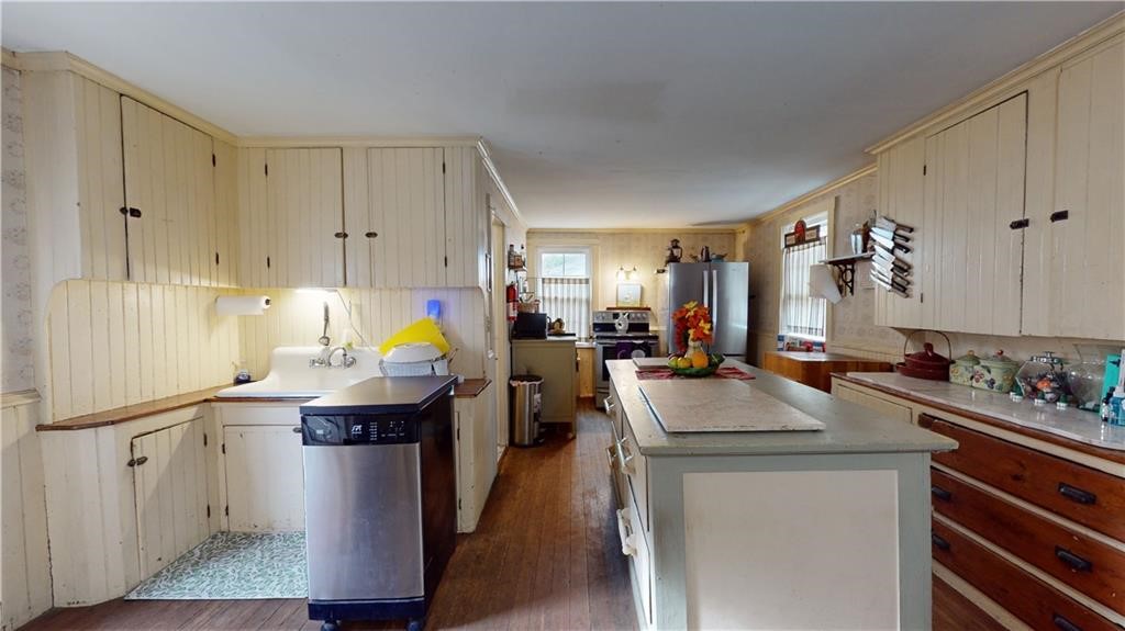 126 West School Street Woonsocket, RI 02895 - Photo 3 of 29