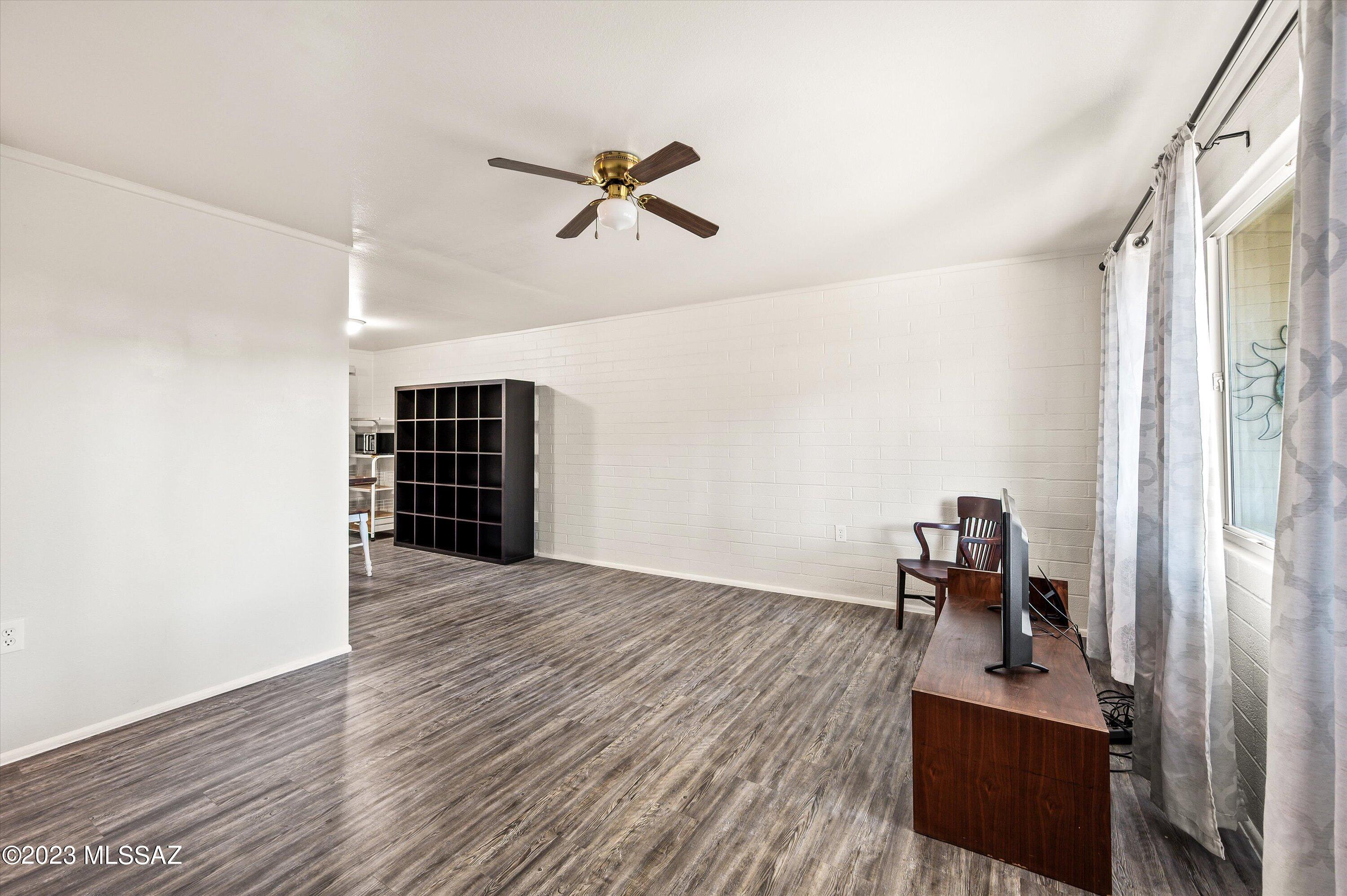422 North Silverbell Road Tucson, AZ 85745 - Photo 9 of 33 Gallery Image 9
