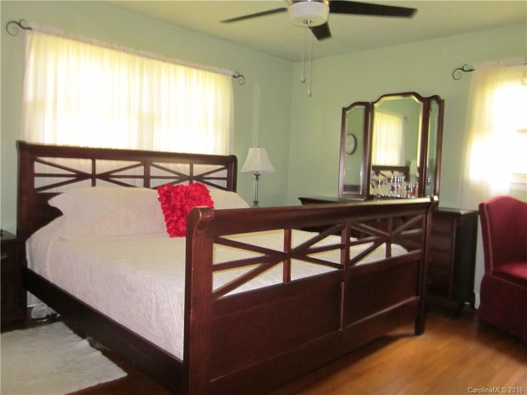 3017 Sunset Road, Unit 33 & 34 Charlotte, NC 28216 - Photo 6 of 14 Gallery Image 6