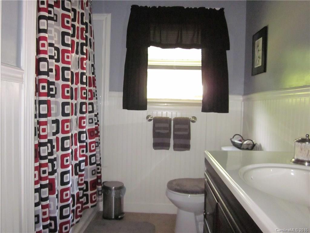 3017 Sunset Road, Unit 33 & 34 Charlotte, NC 28216 - Photo 9 of 14 Gallery Image 9