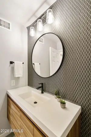 $820,000 | 760 North Pineview Drive, Chandler, AZ 85226