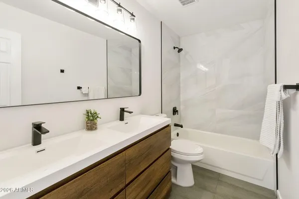 $820,000 | 760 North Pineview Drive, Chandler, AZ 85226