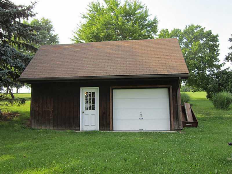 218 Great Belt Road Butler, PA 16002 - Photo 23 of 25 Parking Lot/Garage.