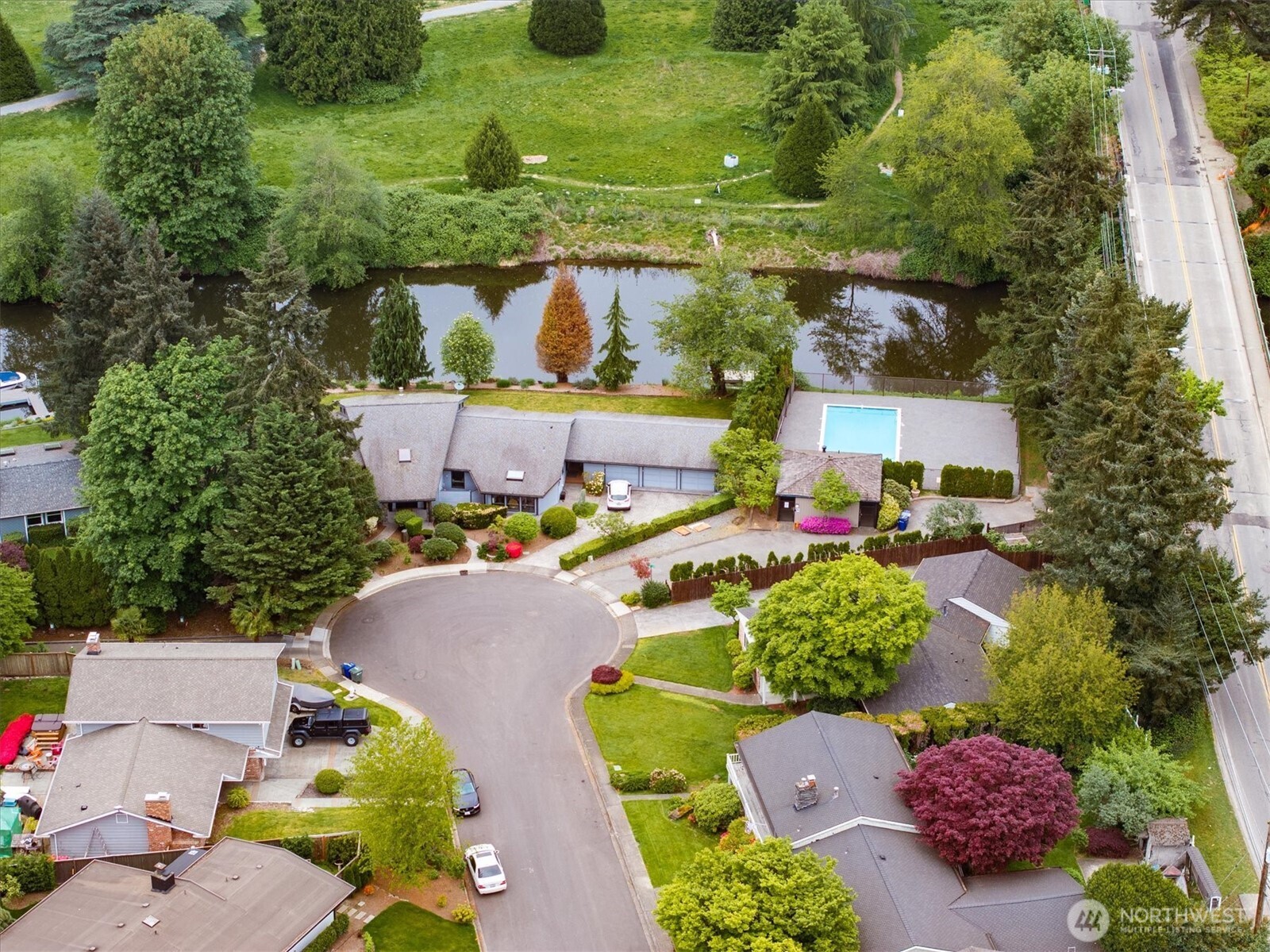 9503 Odin Way Bothell, WA 98011 - Photo 37 of 39 an aerial view of a house with a garden