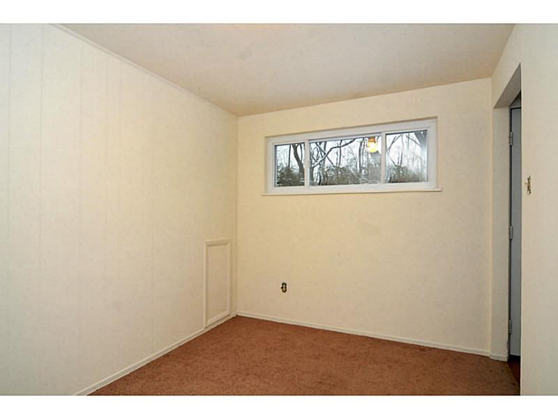 421 McCoy Road McKees Rocks, PA 15136 - Photo 14 of 22 Dining Room.