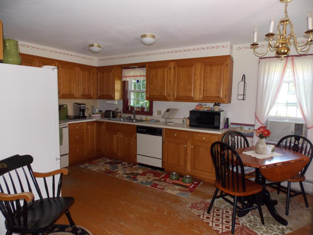 17 Elm Street Springfield, VT 05156 - Photo 3 of 16
