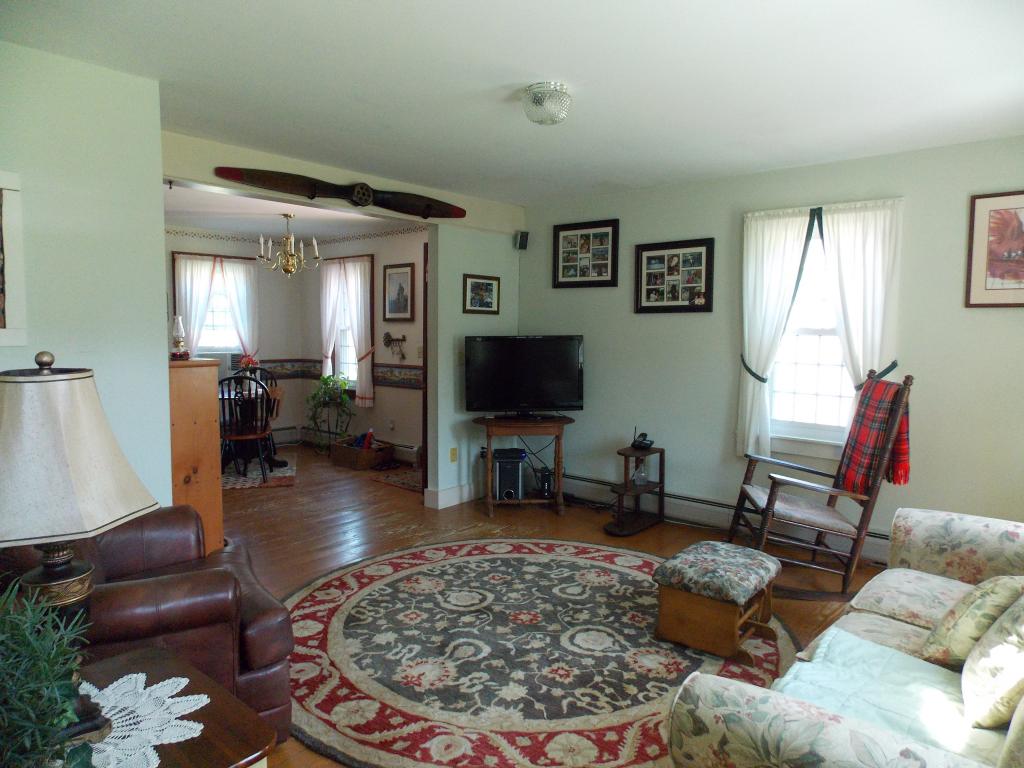 17 Elm Street Springfield, VT 05156 - Photo 4 of 16