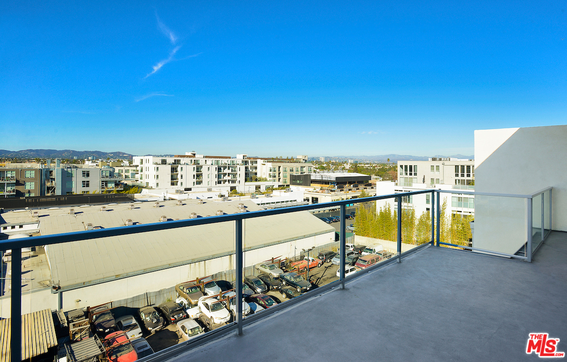 4140 Glencoe Avenue, Unit 604 Marina del Rey, CA 90292 - Photo 10 of 20 a view of swimming pool with outdoor seating