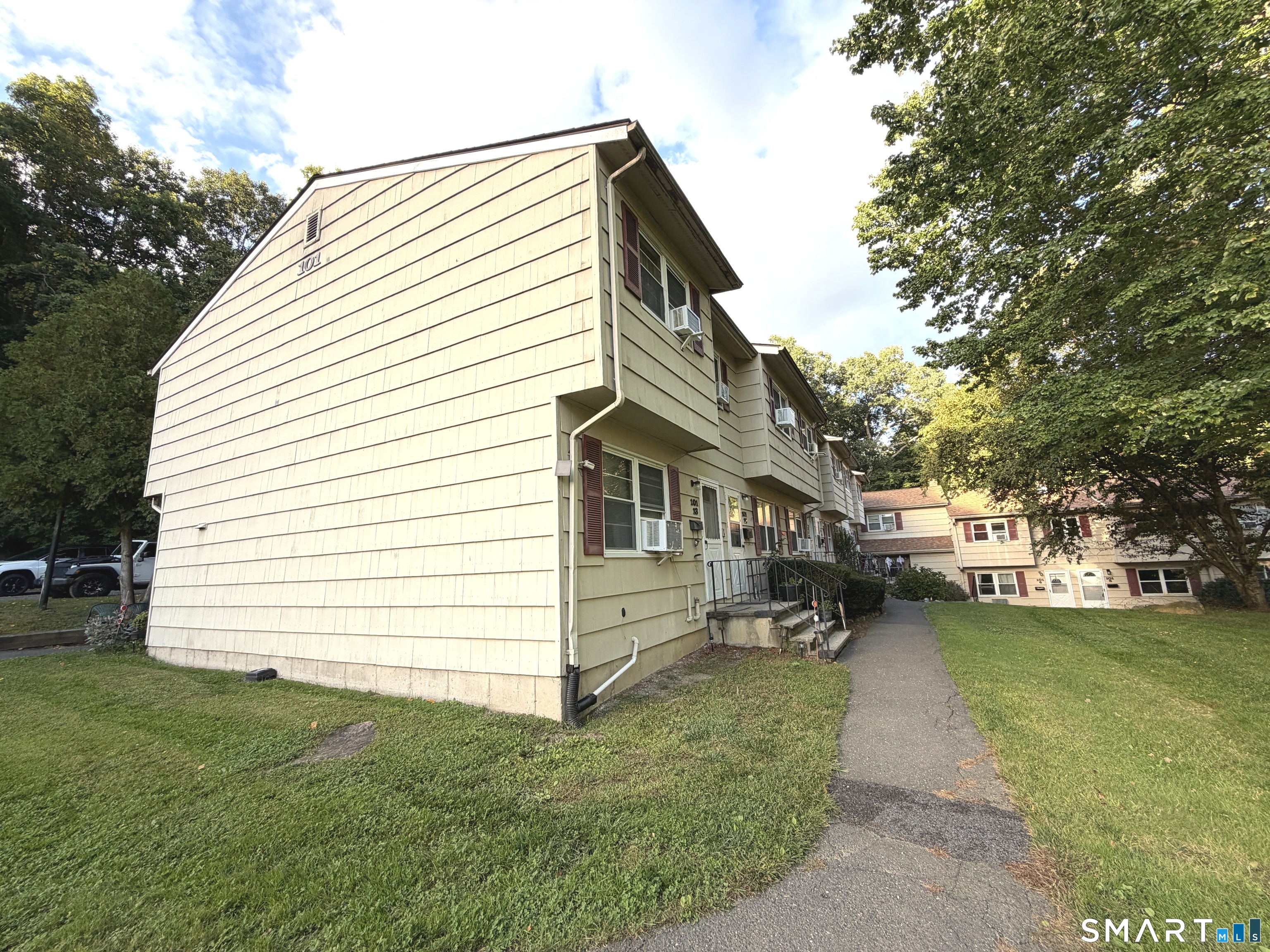 101 Ridge Road, Unit 12 Naugatuck, CT 06770 - Photo 4 of 29 Gallery Image 4