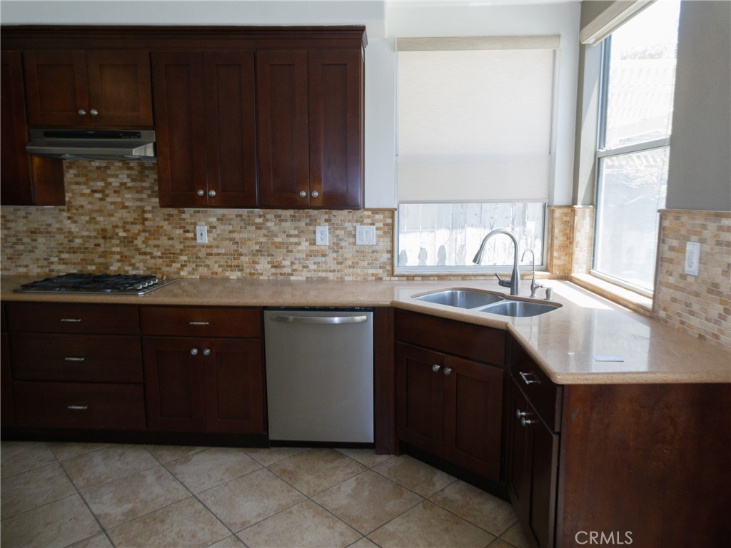 8616 Silver Ridge Lane Anaheim, CA 92808 - Photo 7 of 36
