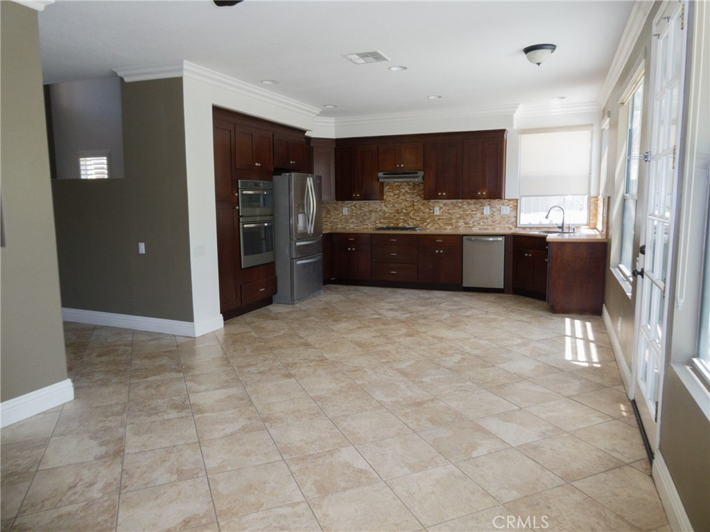 8616 Silver Ridge Lane Anaheim, CA 92808 - Photo 9 of 36
