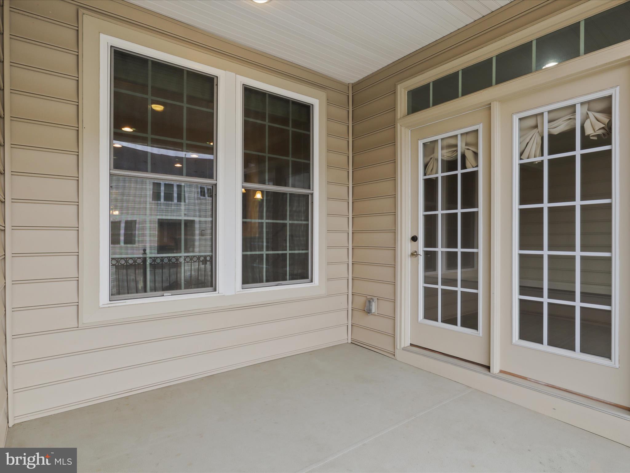 25138 Earlsdon Terrace Chantilly, VA 20152 - Photo 28 of 54 a view of empty room with windows