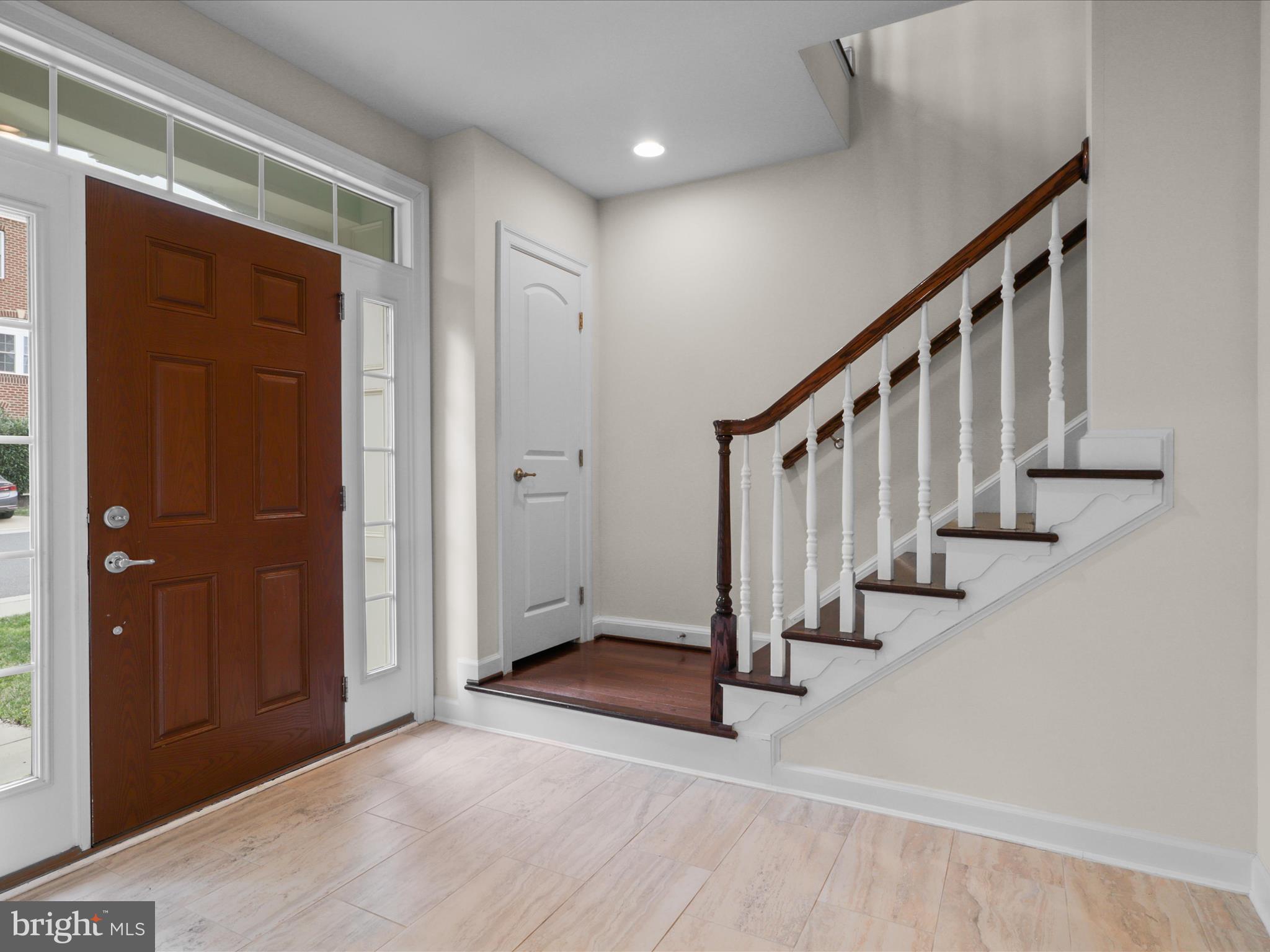 25138 Earlsdon Terrace Chantilly, VA 20152 - Photo 5 of 54 a view of an entryway with stairs