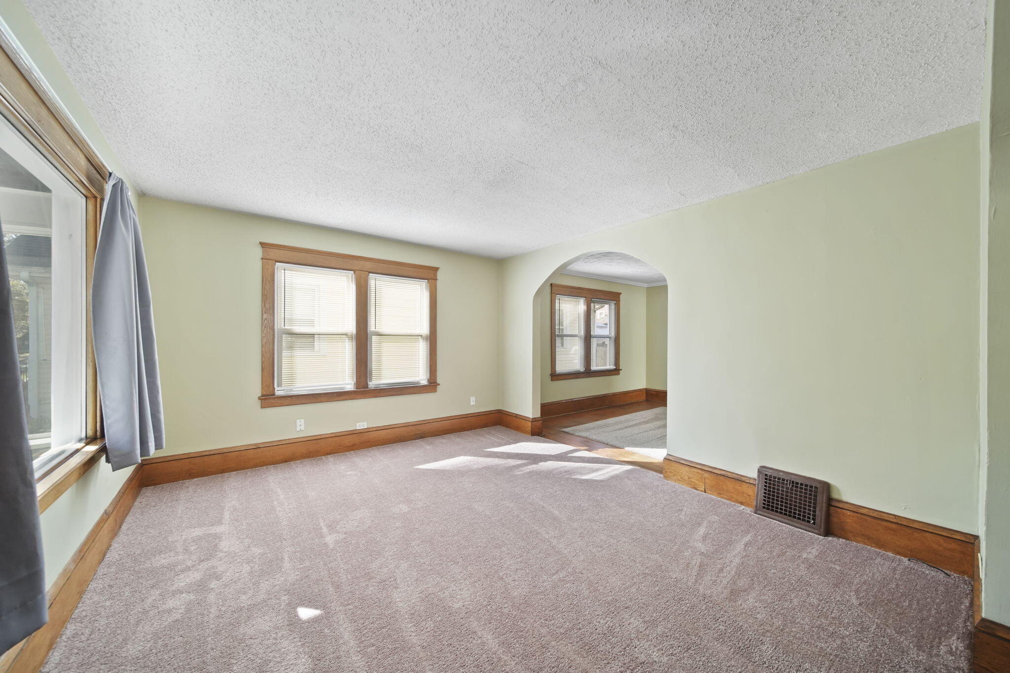 314 Orange Street Jackson, MI 49202 - Photo 6 of 41 10-web-or-mls-DSC00904