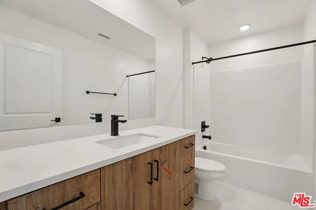 $1,041,990 | 1693 Coral Sea Lane, Los Angeles, CA 90732