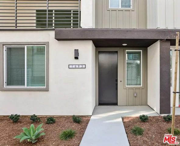 $1,041,990 | 1693 Coral Sea Lane, Los Angeles, CA 90732