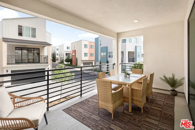 $1,041,990 | 1693 Coral Sea Lane, Los Angeles, CA 90732