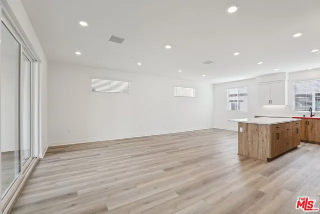 $1,041,990 | 1693 Coral Sea Lane, Los Angeles, CA 90732