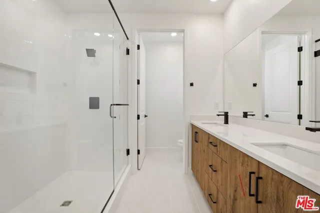 $1,041,990 | 1693 Coral Sea Lane, Los Angeles, CA 90732