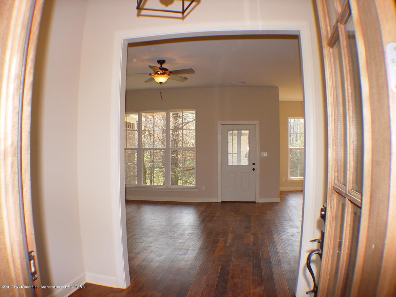 13239 Cathy Road Byhalia, MS 38611 - Photo 4 of 26 Entry
