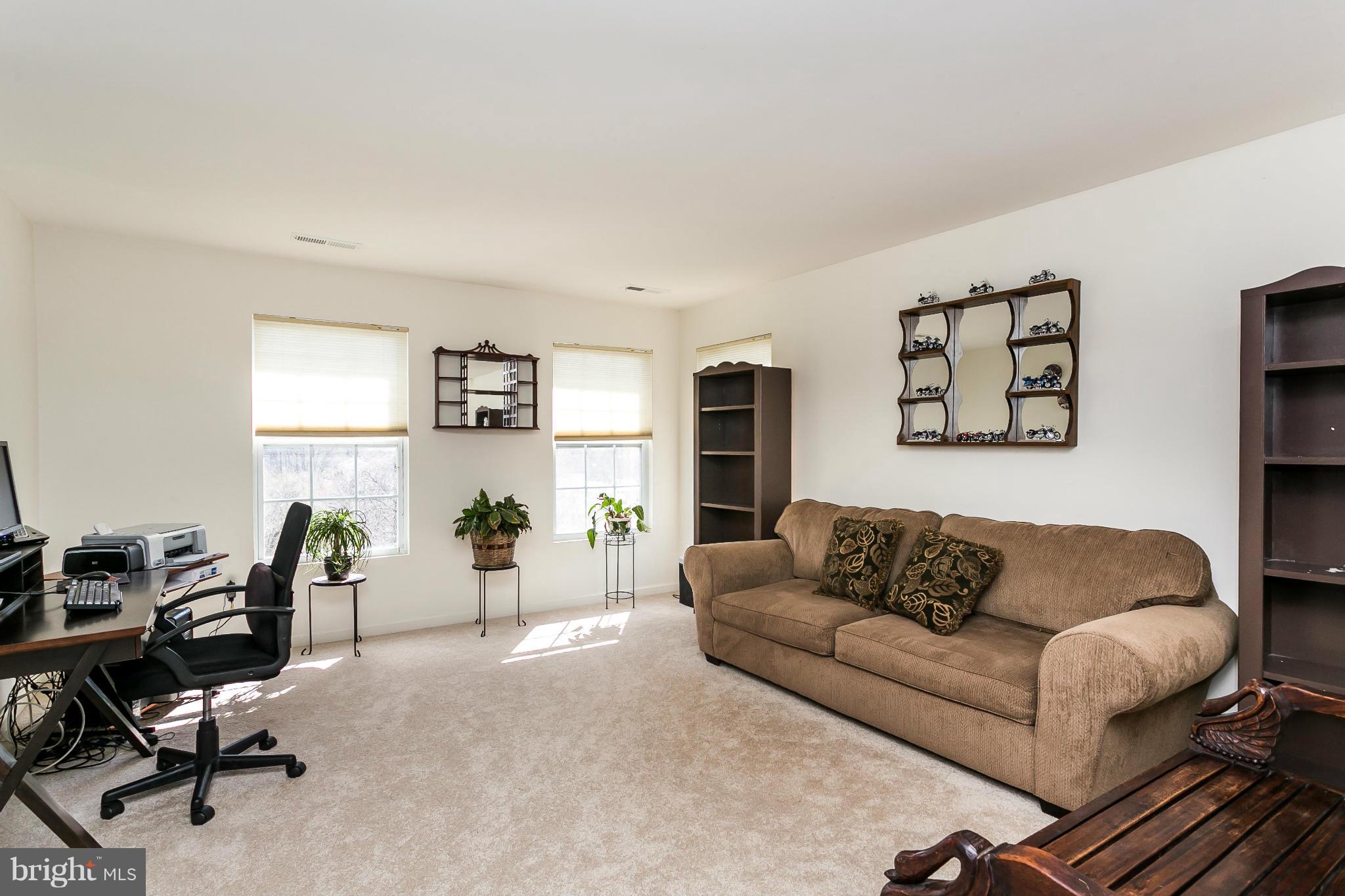 7702 Perry Road Baltimore, MD 21236 - Photo 15 of 30 loft/study