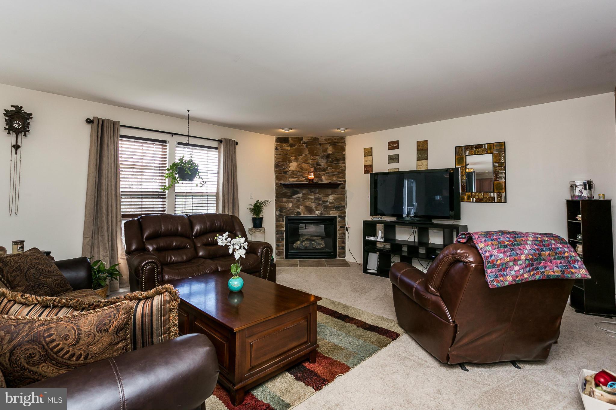 7702 Perry Road Baltimore, MD 21236 - Photo 6 of 30 Family Room