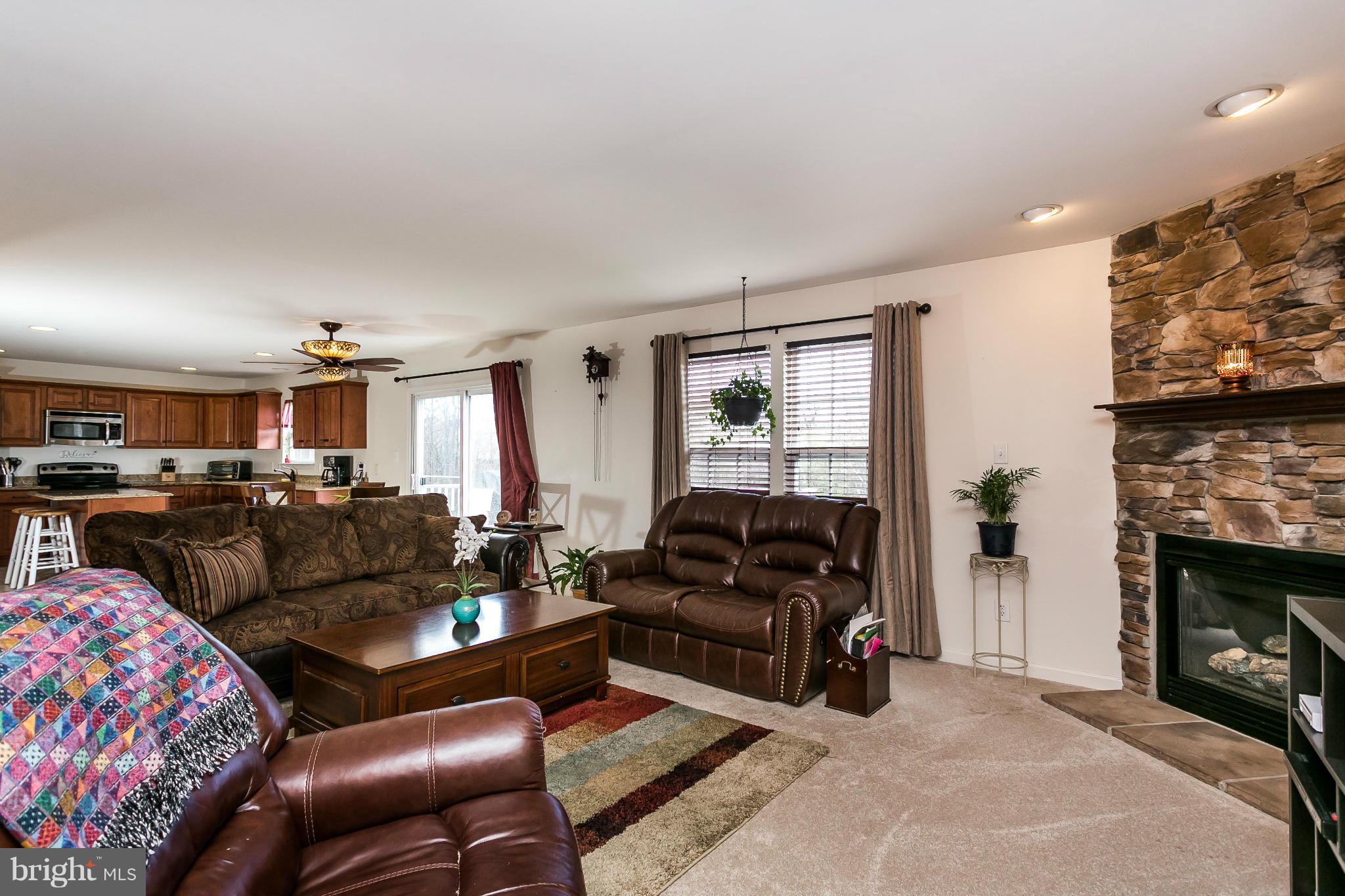 7702 Perry Road Baltimore, MD 21236 - Photo 7 of 30 Family Room