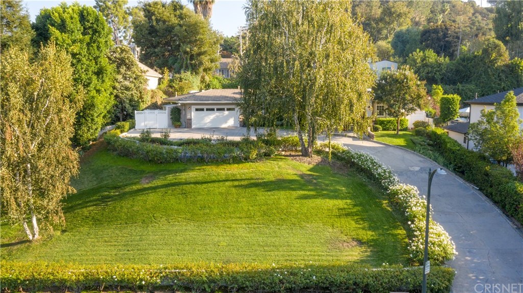 15620 Woodvale Road Encino, CA 91436 - Photo 2 of 52