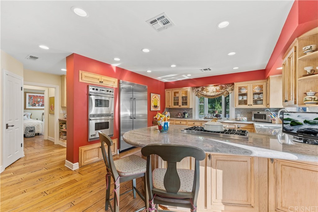 15620 Woodvale Road Encino, CA 91436 - Photo 15 of 52