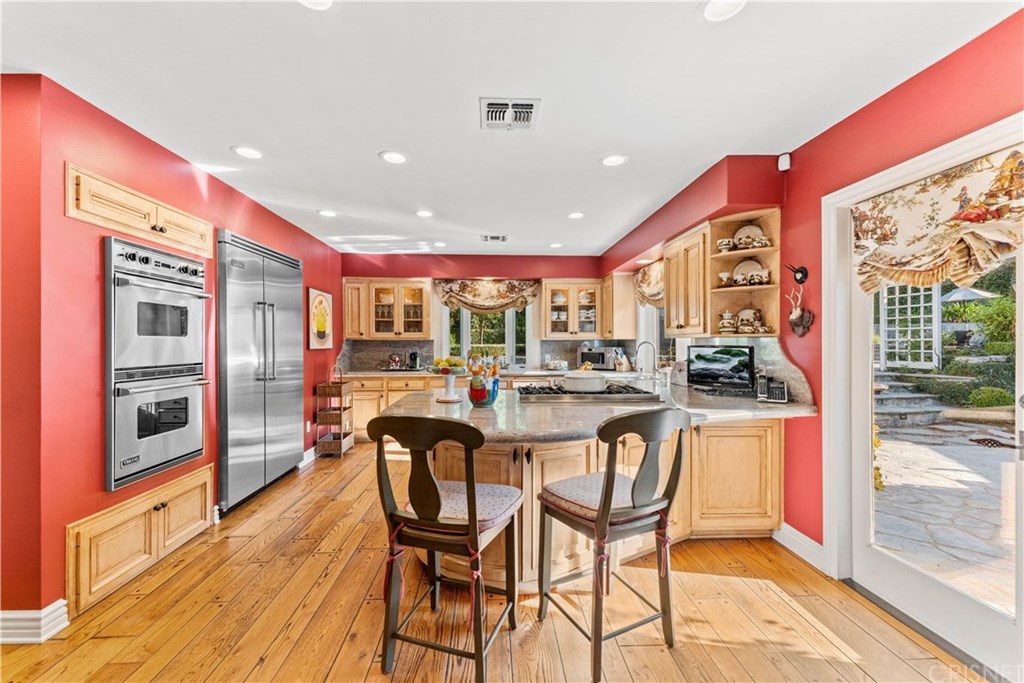 15620 Woodvale Road Encino, CA 91436 - Photo 17 of 52