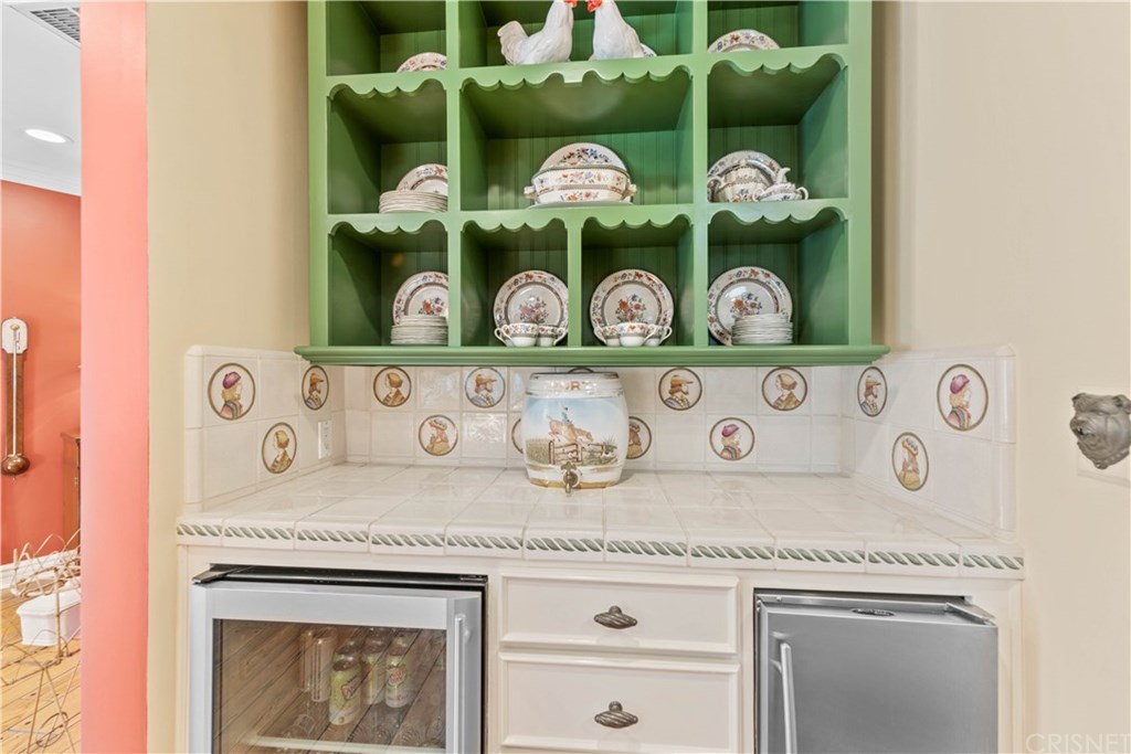 15620 Woodvale Road Encino, CA 91436 - Photo 19 of 52