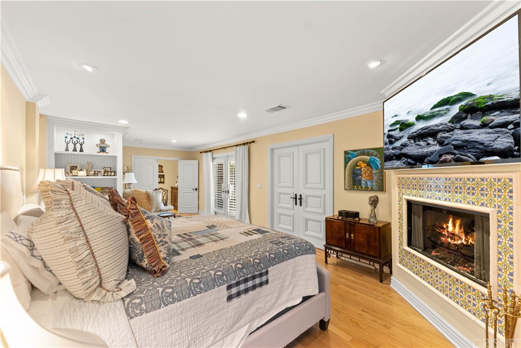 15620 Woodvale Road Encino, CA 91436 - Photo 24 of 52