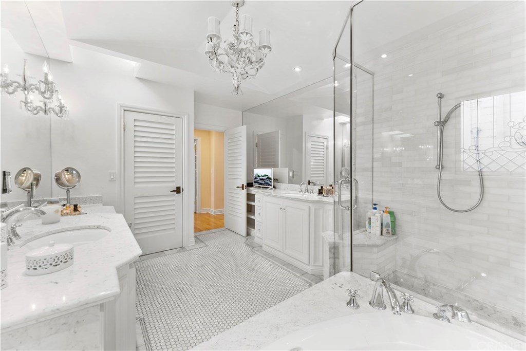 15620 Woodvale Road Encino, CA 91436 - Photo 29 of 52