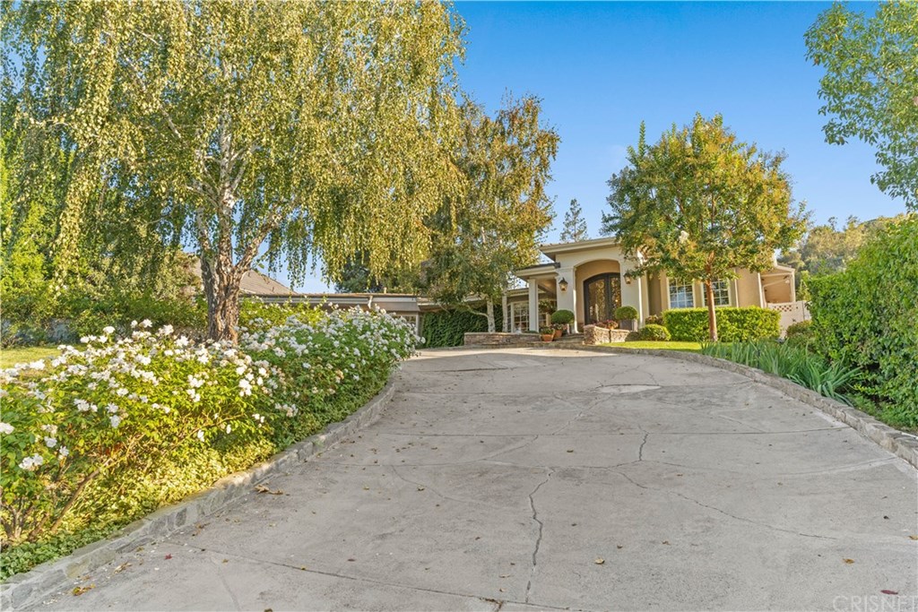 15620 Woodvale Road Encino, CA 91436 - Photo 4 of 52