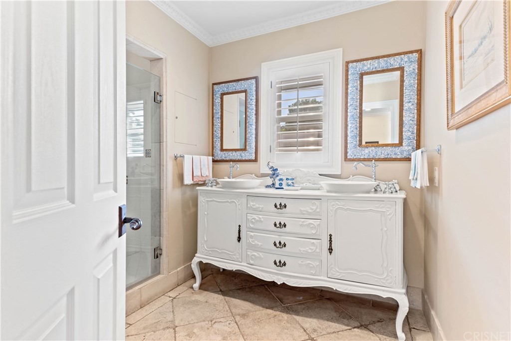 15620 Woodvale Road Encino, CA 91436 - Photo 32 of 52