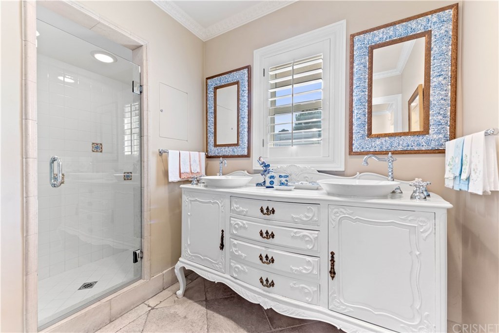 15620 Woodvale Road Encino, CA 91436 - Photo 33 of 52