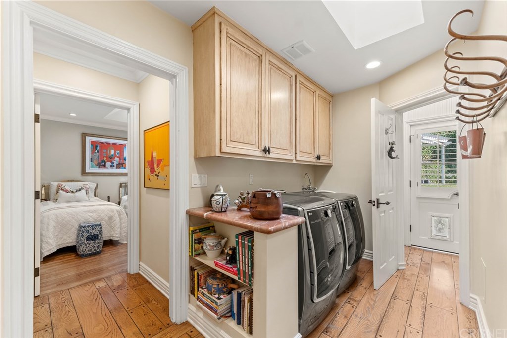 15620 Woodvale Road Encino, CA 91436 - Photo 38 of 52