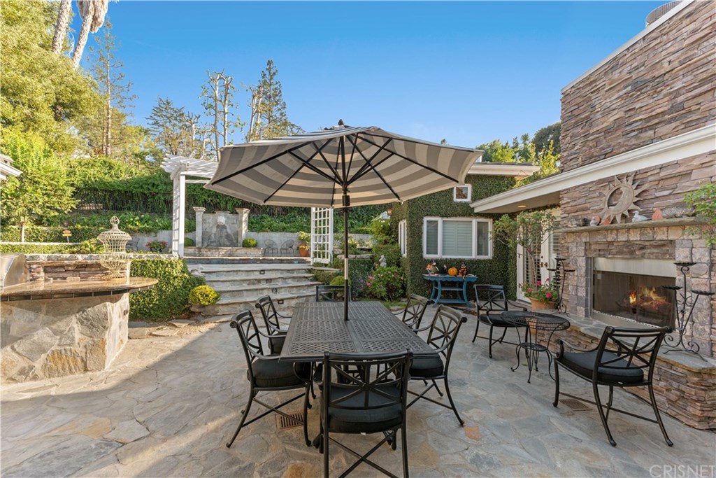 15620 Woodvale Road Encino, CA 91436 - Photo 39 of 52